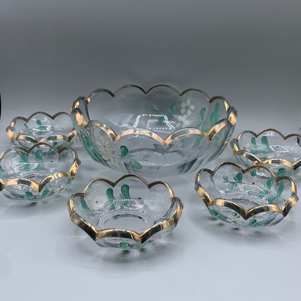 HandPainted Glass Scalloped Berry Bowl Set White Daisy Green Leaf Stem Gold Trim